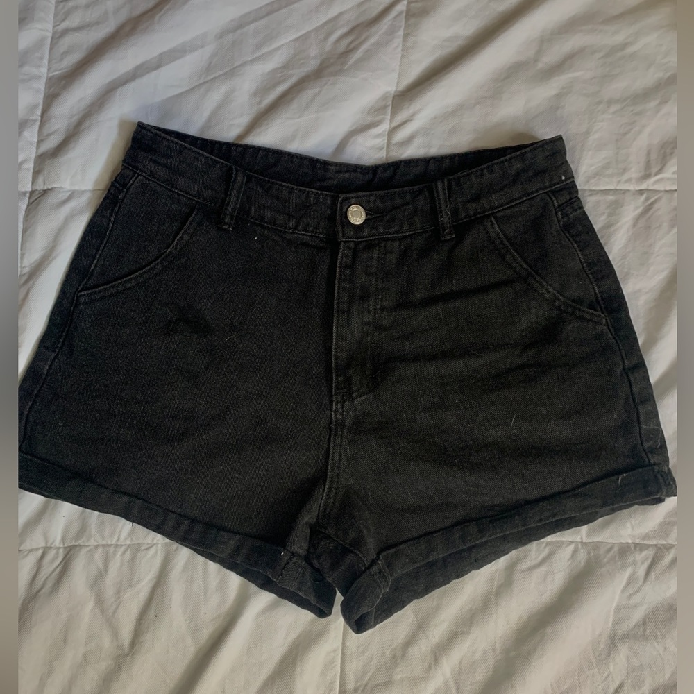 Women’s black cargo denim shorts